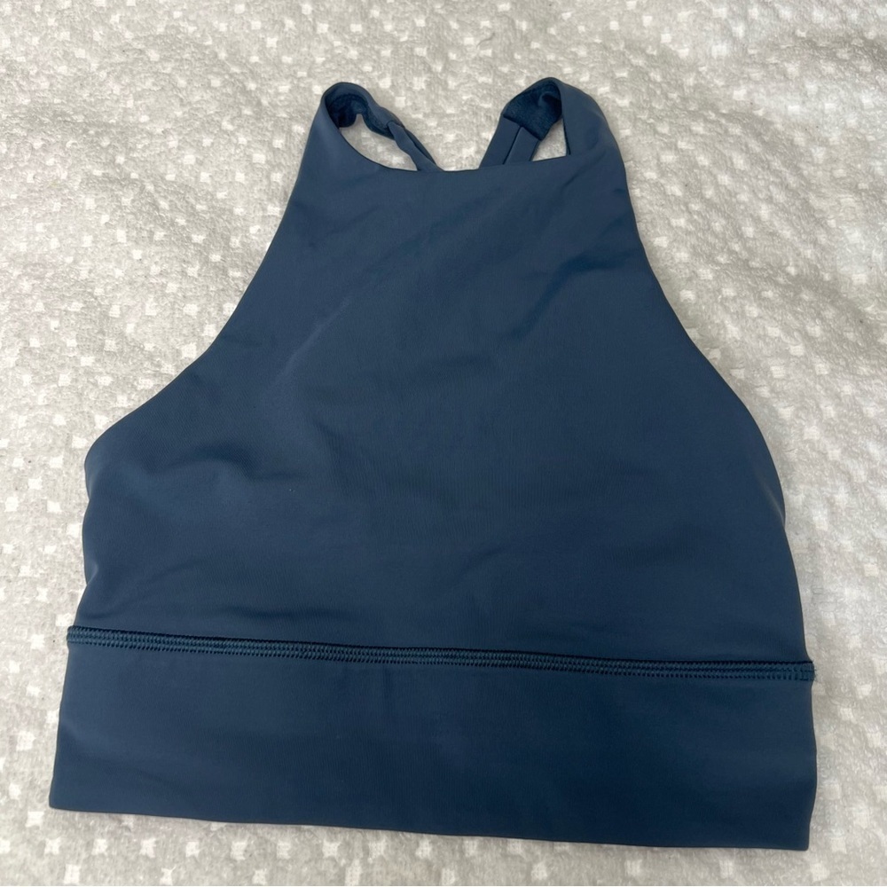 ! Lululemon Women's  Crop-top